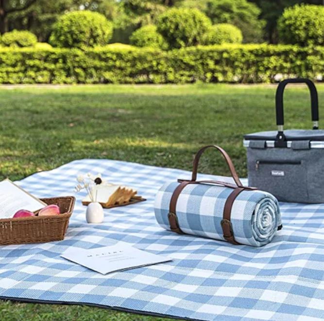 Durable Insulated Camping Blanket Compact Picnic Mat