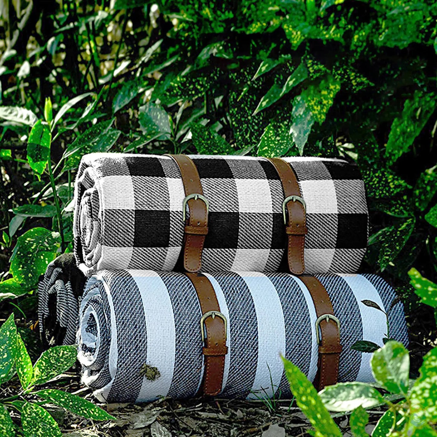 Durable Insulated Camping Blanket Compact Picnic Mat